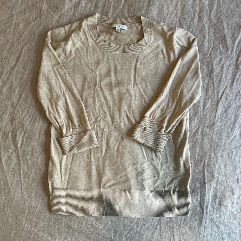 Gap sweater